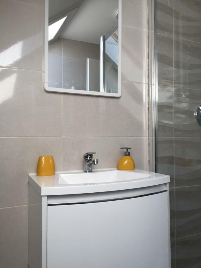 Apartman Studio Sonas 3 With Free Private Parking Карловац Экстерьер фото