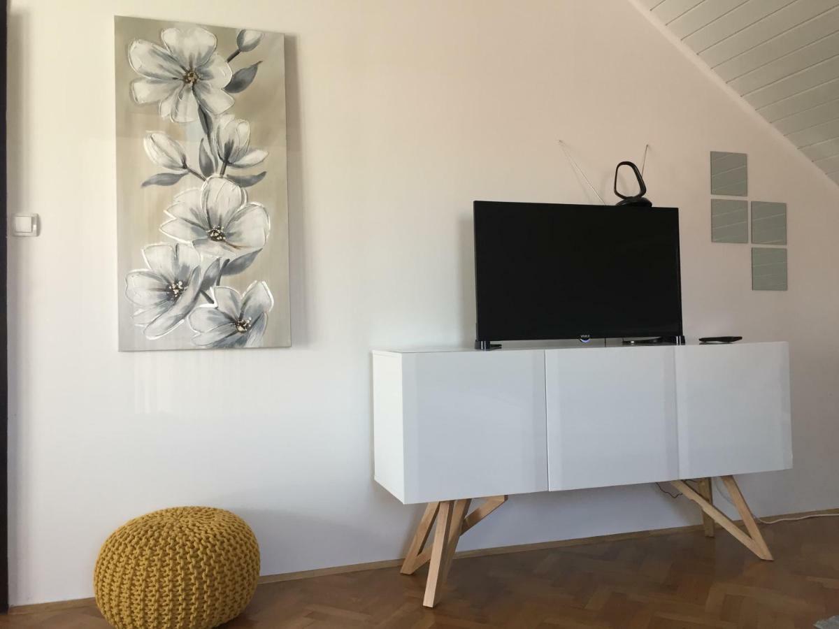 Apartman Studio Sonas 3 With Free Private Parking Карловац Экстерьер фото